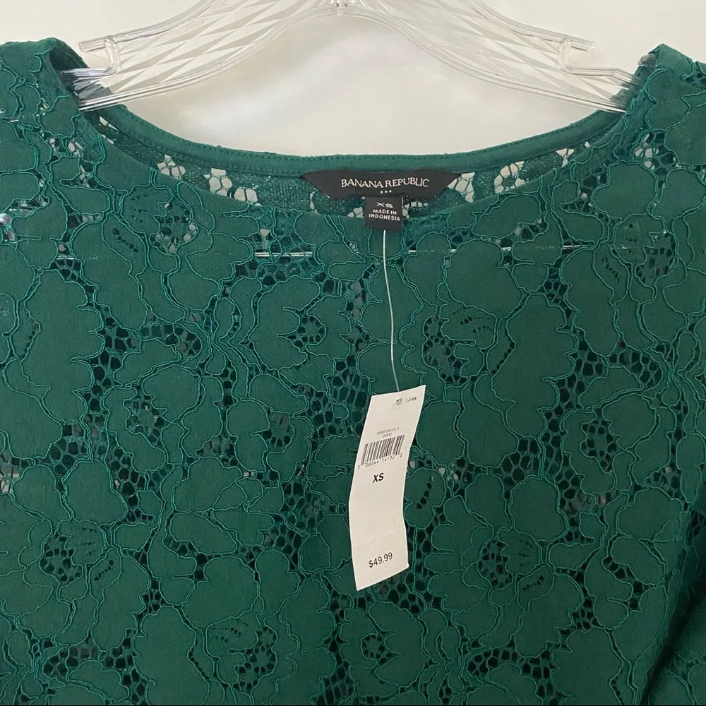 NWT Banana Republic Factory emerald green lace long sleeve shirt size XS